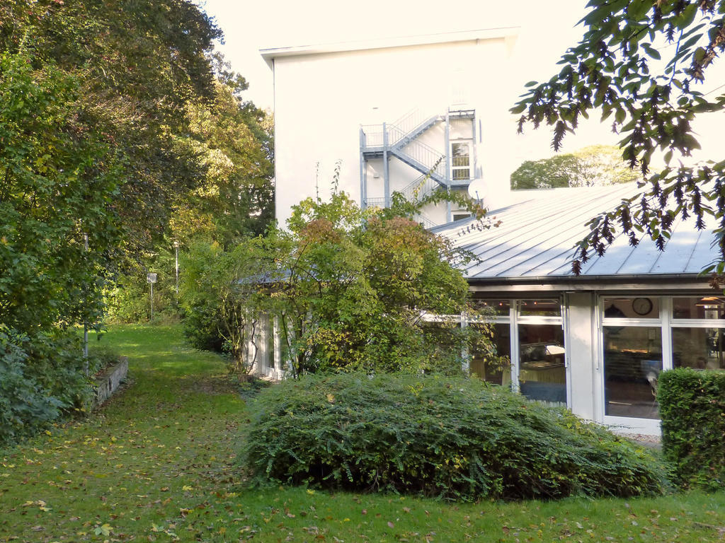 Отель Cjd Bonn Castell Экстерьер фото